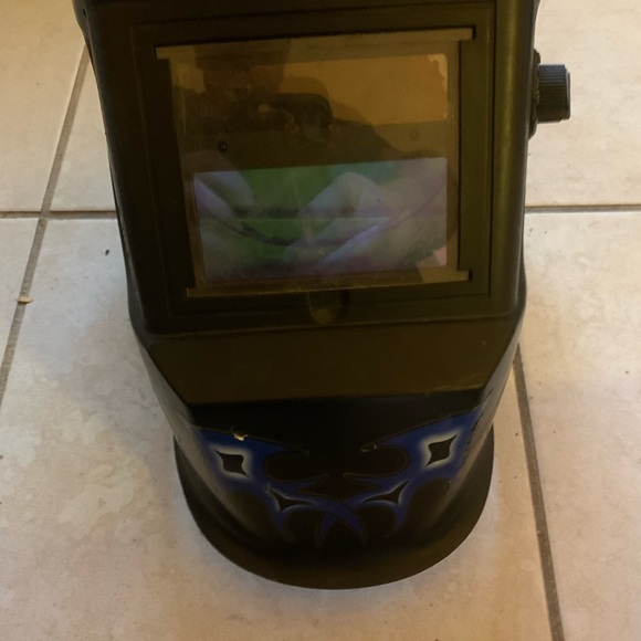 Welder helmet - Picture 3 of 7